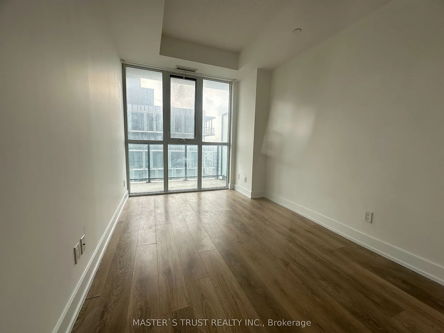2 bed, $2,350 — Photo 4