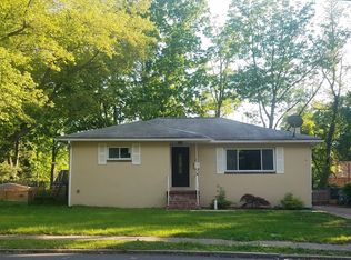 860 Nassau St, North Brunswick, NJ 08902