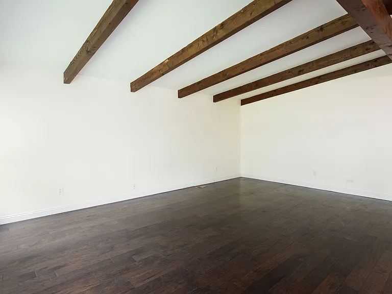 2474 Bristol Rd — Photo 9