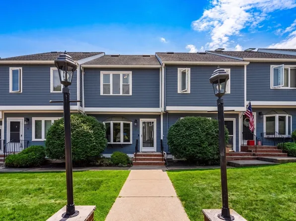 8 Turning Mill Ln #8, Quincy, MA 02169