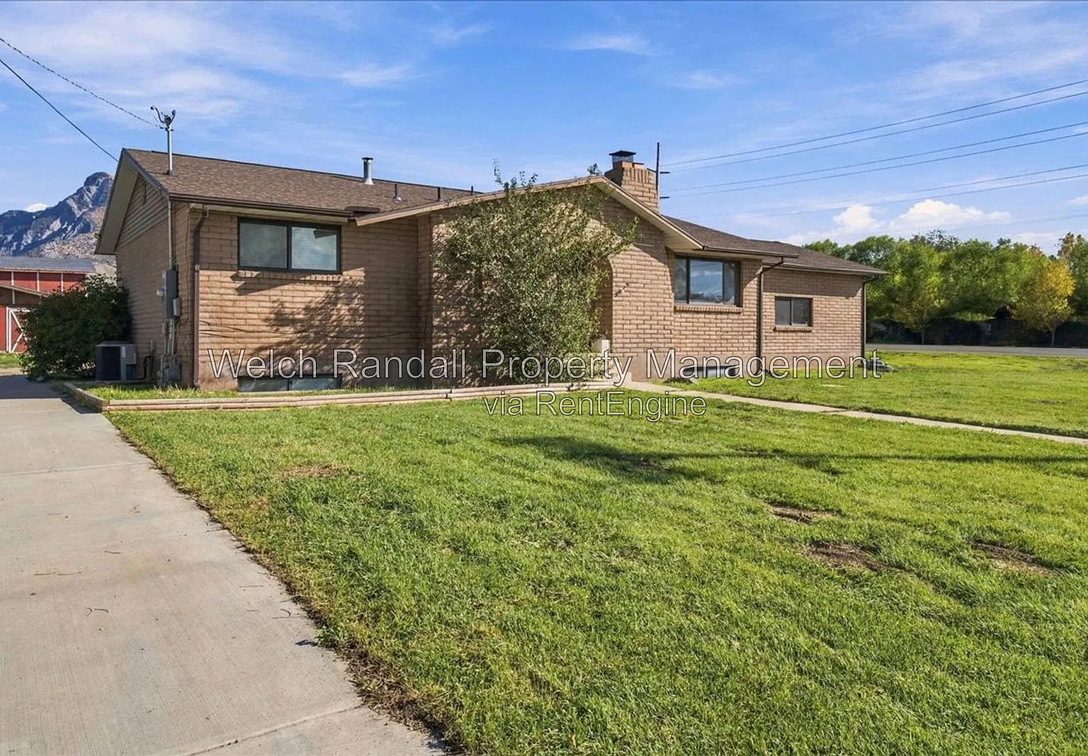 5 bed, 2.0 bath, 2216 sqft, $2,395 — Photo 2