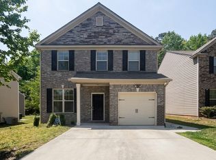 5721 Grande River Rd, College Park, GA