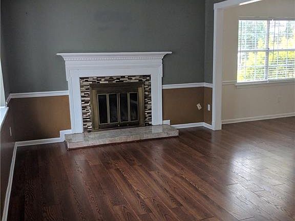 2nd image of 439 Youngs Mill Ln