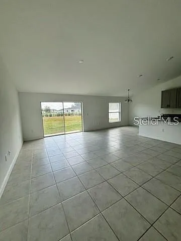 4 bed, 3.0 bath, 2110 sqft, $2,000 — Photo 3