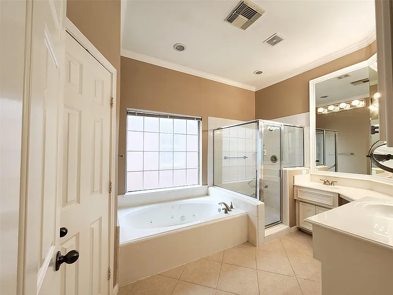 2637 W Dallas St — Photo 13