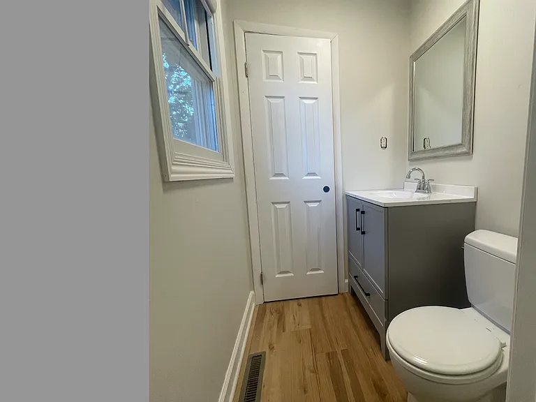 7820 Hanley St — Photo 8