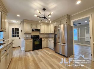 7232 Sheffingdell Dr, Charlotte, NC 28226