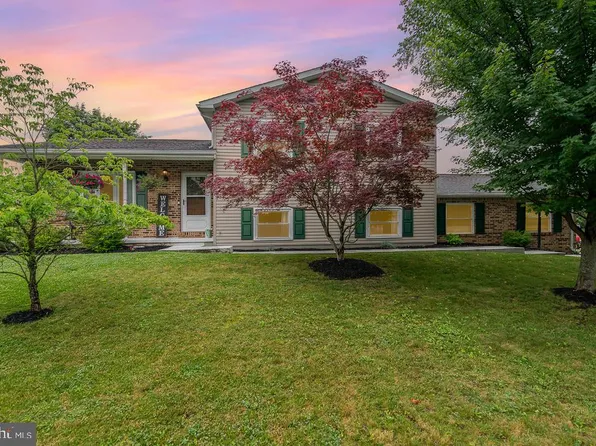 4300 New Hampshire Dr, Harrisburg, PA 17112