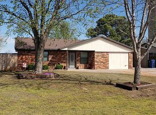 203 N Wildwood St, Ames, OK 73718