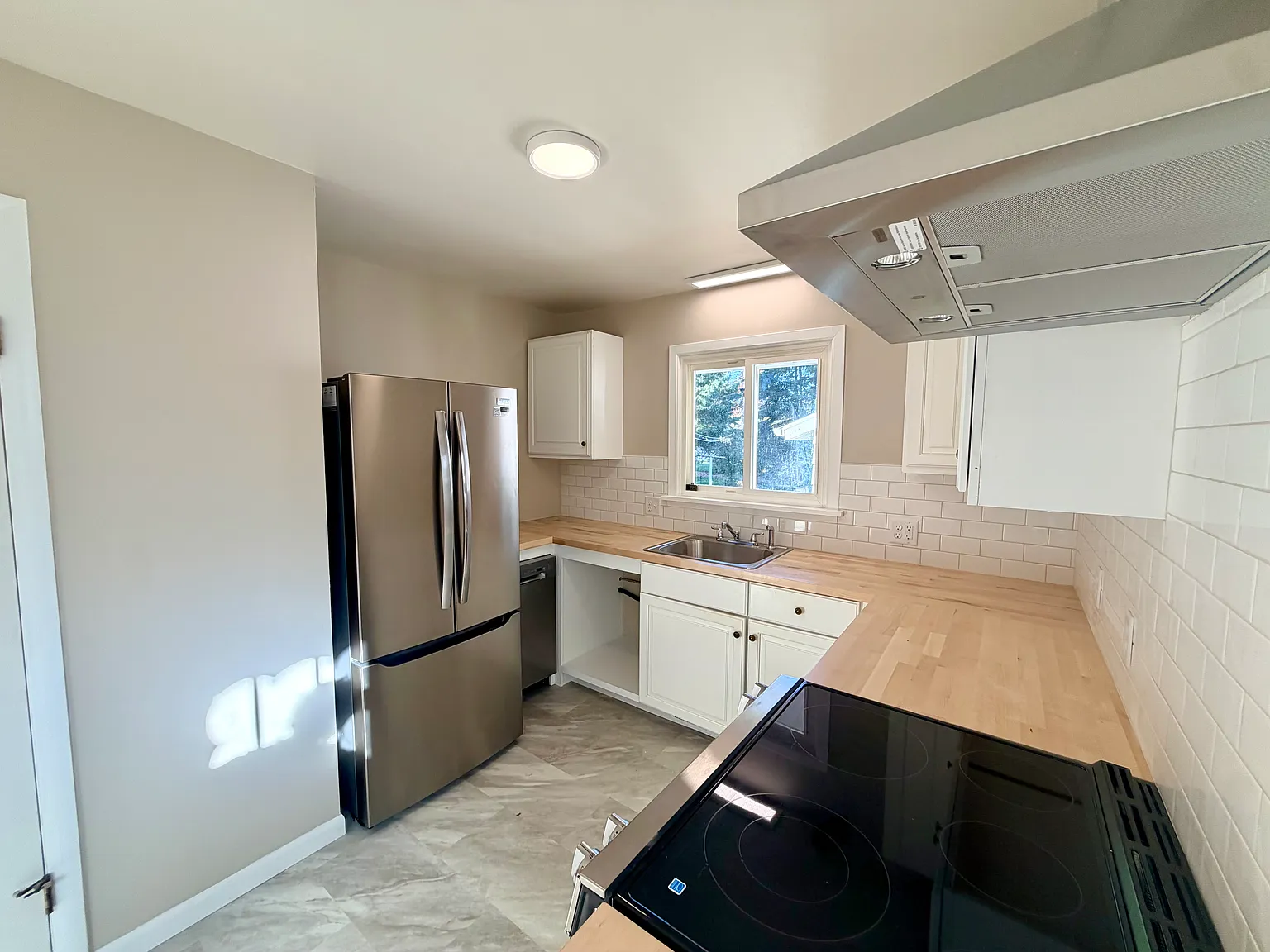 3 bed, 1000 sqft, $1,800 — Photo 4