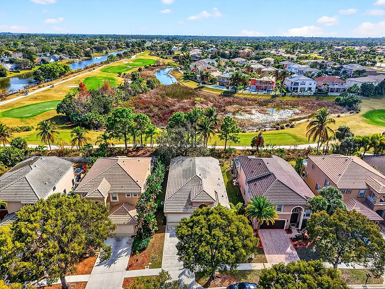 2431 Westmont Dr — Photo 44