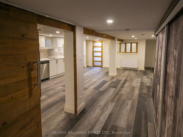 371 Saint Clarens Ave #BASEMENT — Photo 2