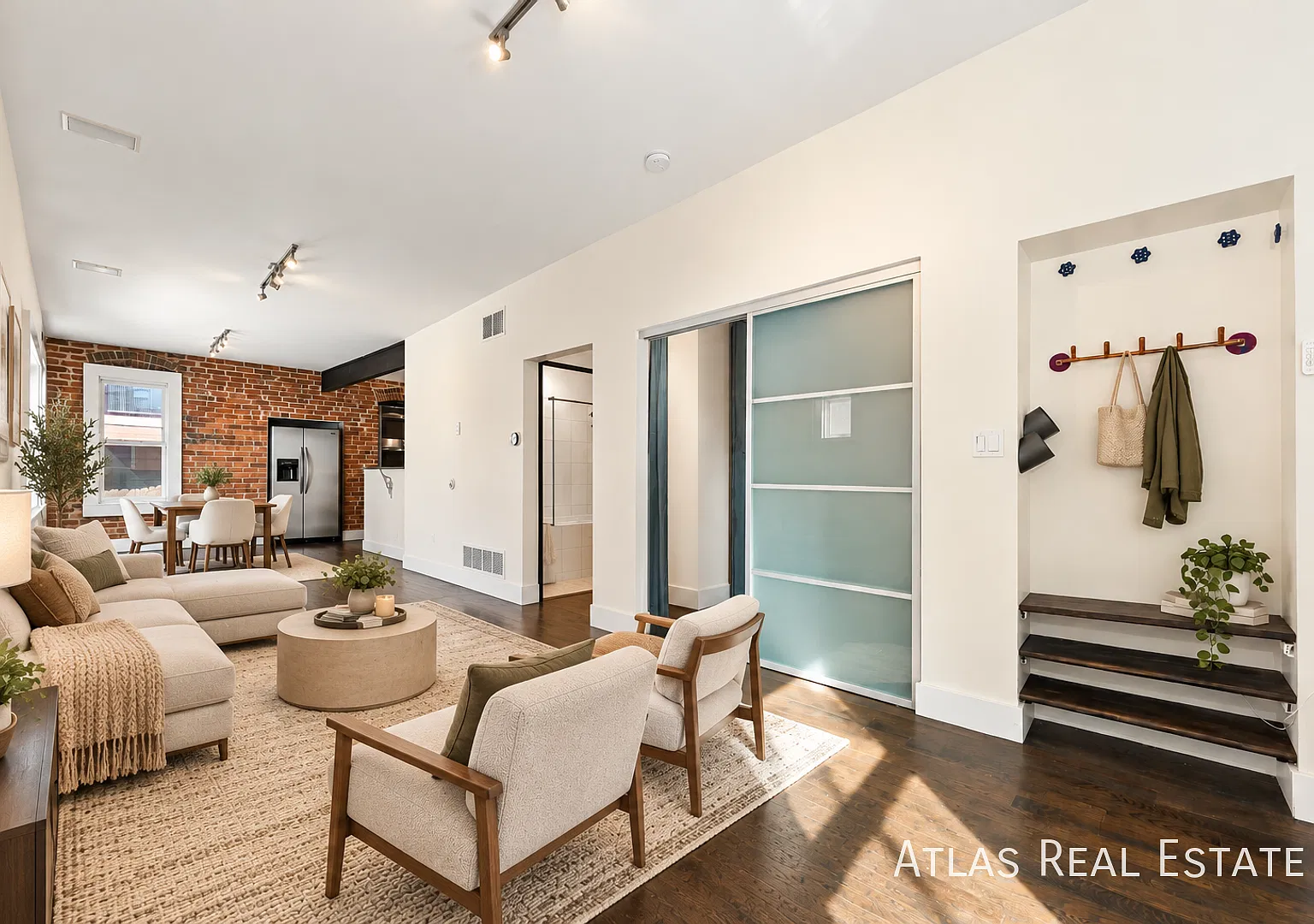 New On The Market!! Modern 2-Bedroom 1 Bath Duplex In Denver's Highlands/Jefferson Park Area — Photo 2