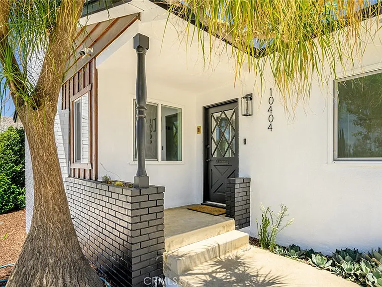 10404 Leolang Ave — Photo 2