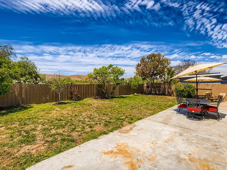 749 Sherwood Dr — Photo 23