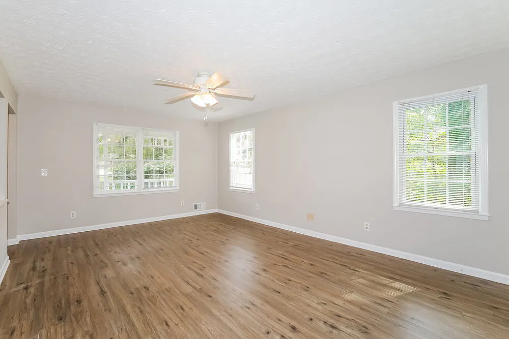 3 bed, 2.0 bath, 1446 sqft, $1,890 — Photo 4