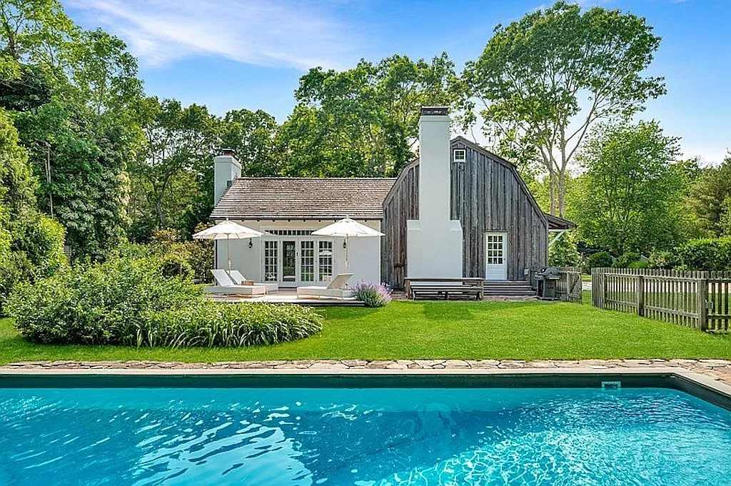 Beautifully Renovated Barn Style with Gunite Pool — Photo 2