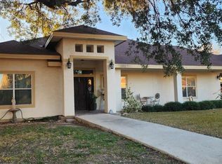 945 Vista Hermosa Dr, Eagle Pass, TX 78852