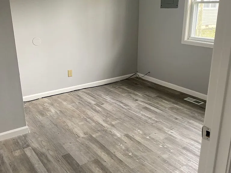 307 Harrison Street — Photo 4