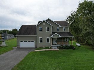 31 Creighton Dr, Central Square, NY 13036