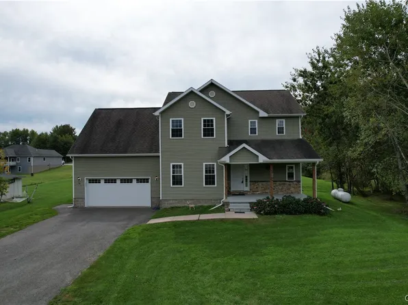 31 Creighton Dr, Central Square, NY 13036
