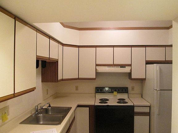 3rd image of 5022 Paulson Ct APT 3