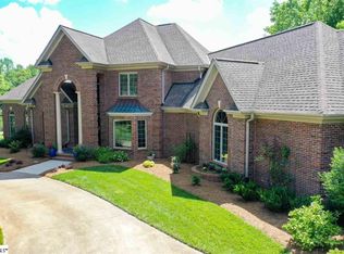 10 Dolphin Pond Ln, Fountain Inn, SC 29644