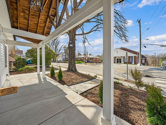 4th image of 1501 S Roxboro St