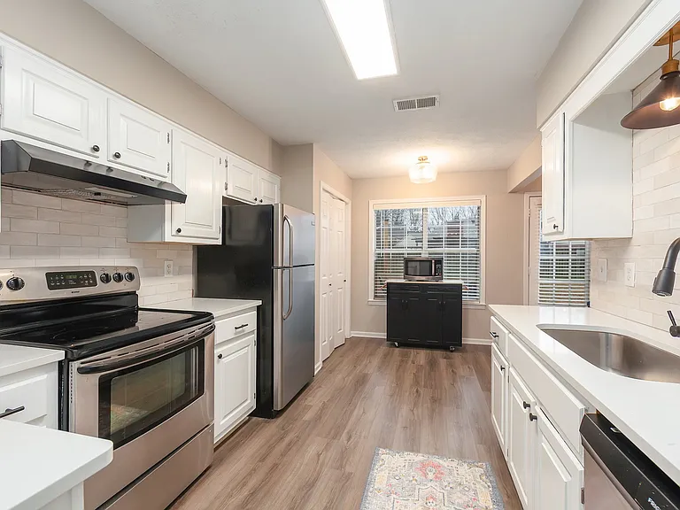 24 McLean Cv — Photo 11
