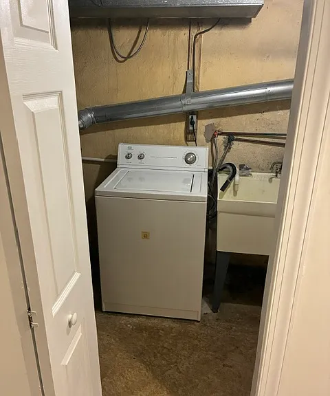 3451 Ainslie St — Photo 31