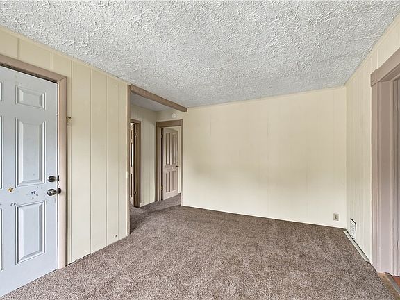 4th image of 103 S Main St