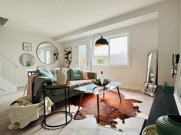 67 Godstone Rd #121, Toronto, ON M2J 3C8