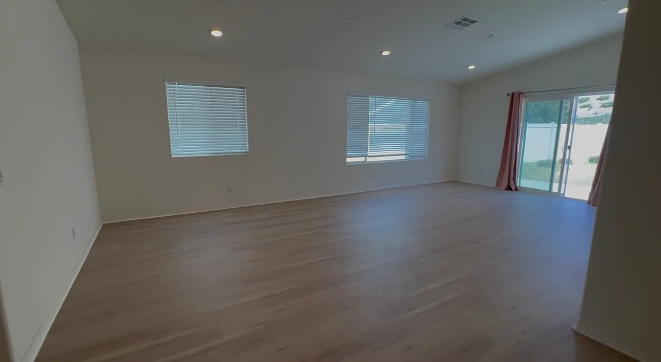 3 bed, 1550 sqft, $3,500 — Photo 2