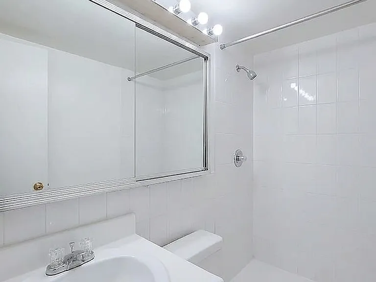 220 E 24th St #8H — Photo 8