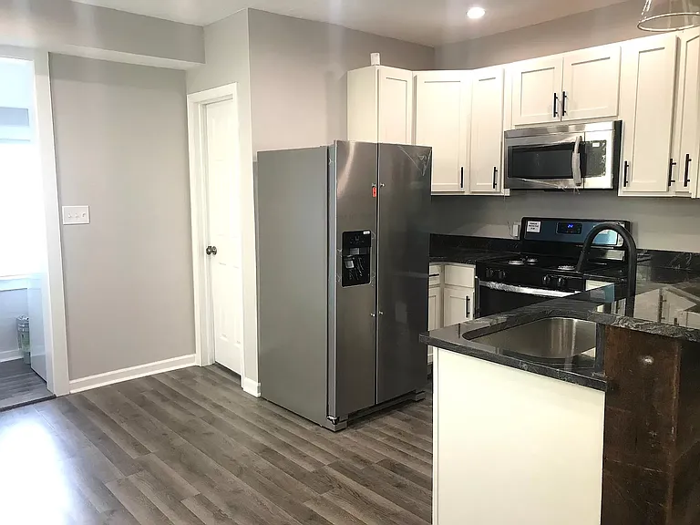 4313 Apple Ave — Photo 5