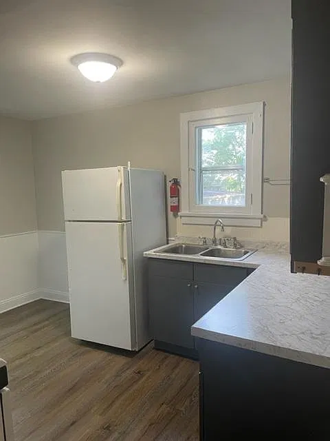 1 bed, 1000 sqft, $925 — Photo 2