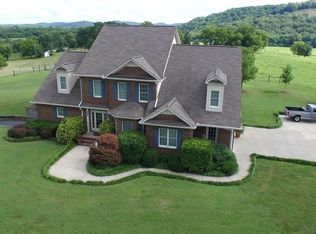 135 Clark Mill Rd, Fayetteville, TN 37334