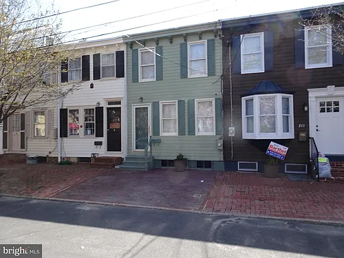 213 E 2nd St Photo 1