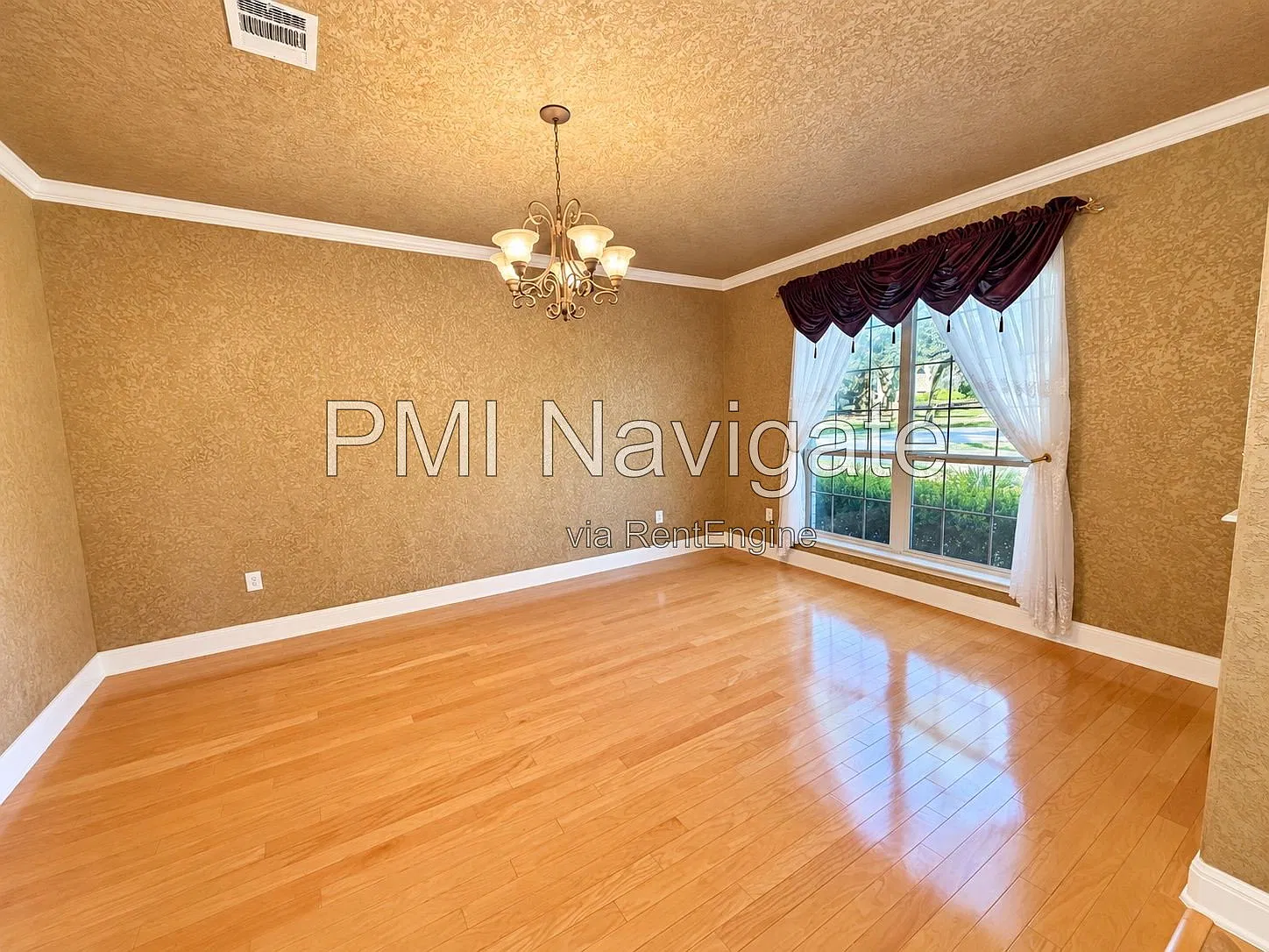 4 bed, 3.5 bath, 4596 sqft, $4,295 — Photo 4