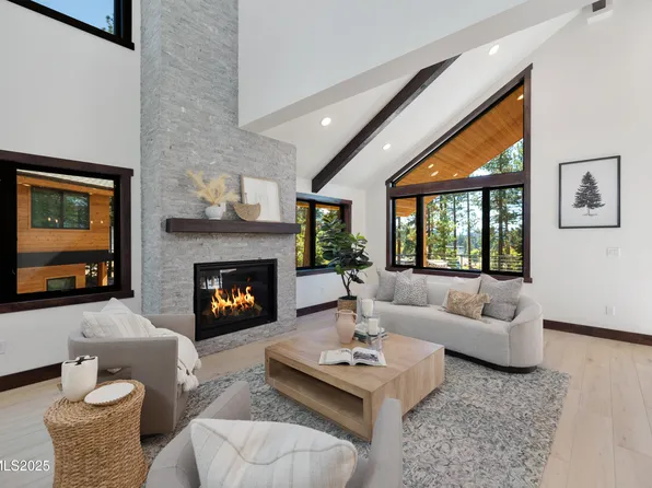 121 Sierra Colina Dr #21, Stateline, NV 89449