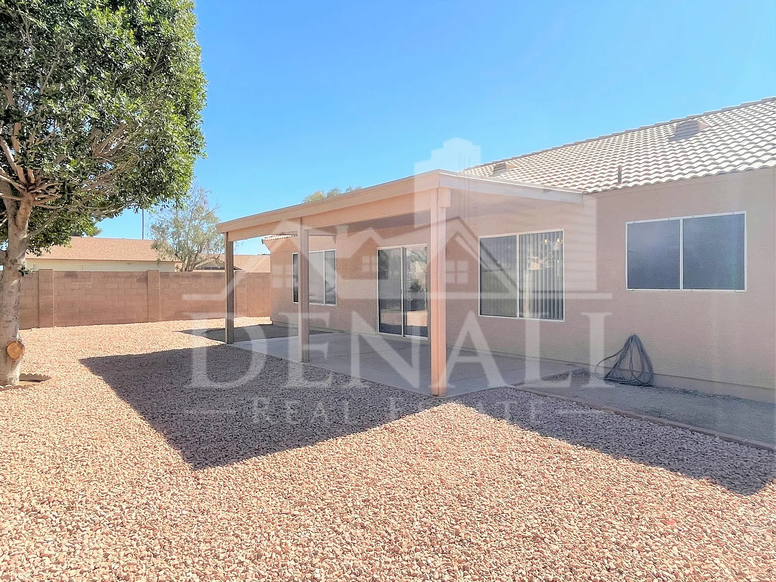3 bed, 2.0 bath, 1572 sqft, $1,995 — Photo 3