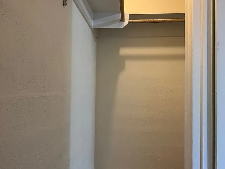 480 NE Maiden Ln — Photo 14
