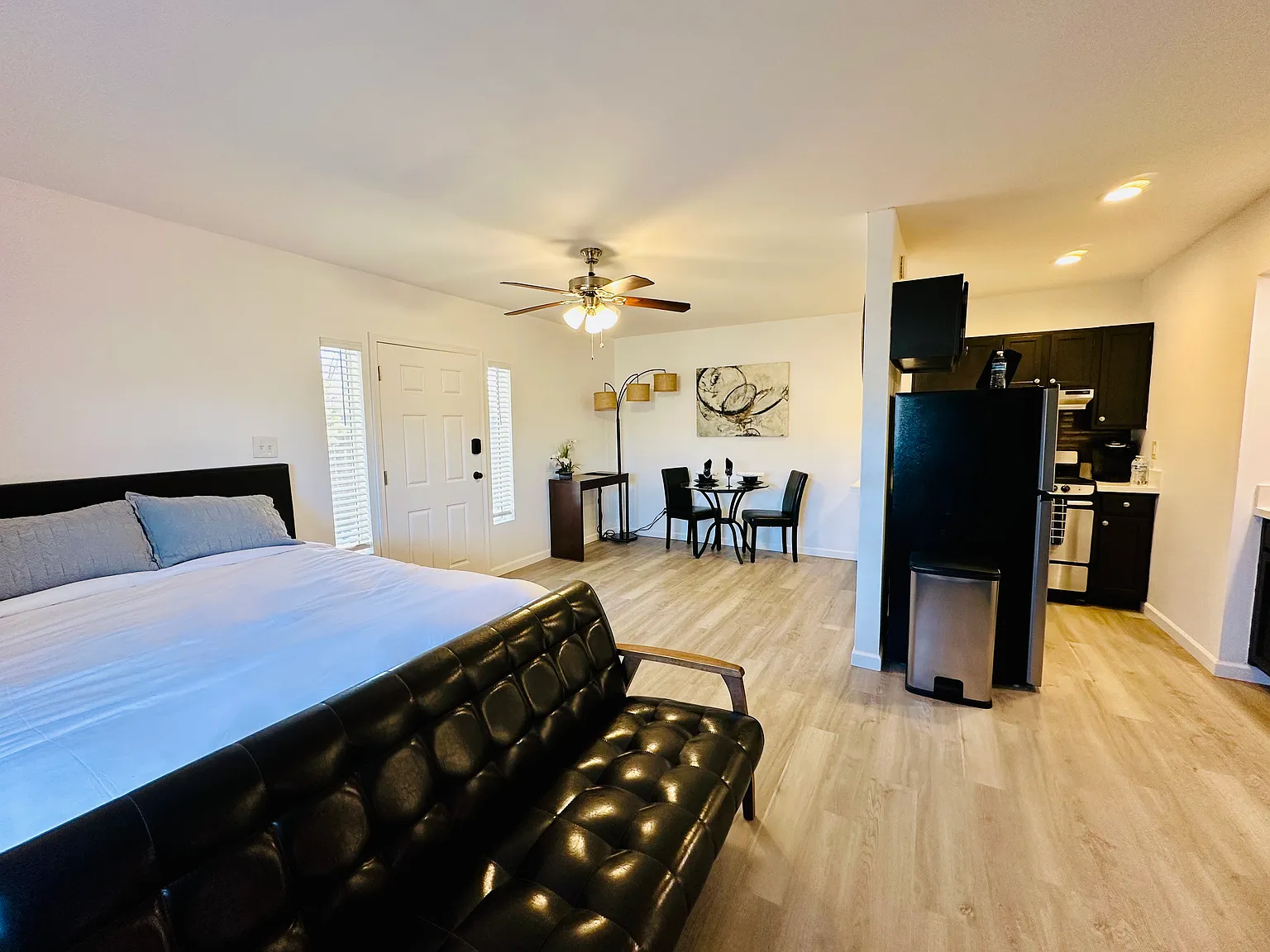 Studio, 1500 sqft, $1,550 — Photo 3