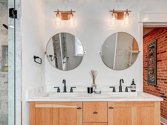 4th image of 2021 E Lombard St