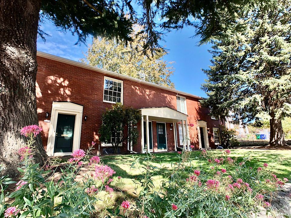 Classic townhouse in a great Portland neighborhood.