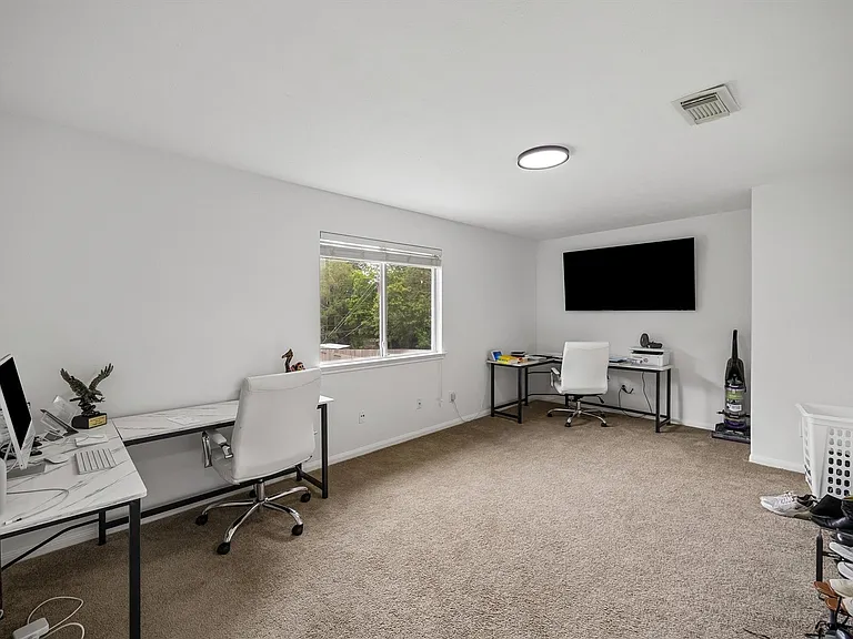 19202 Dickson Park Dr — Photo 9