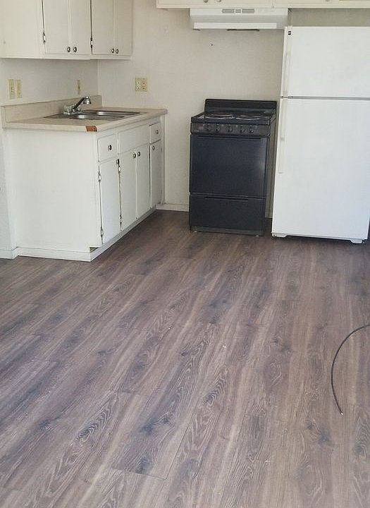 2nd image of 1023 H St APT B