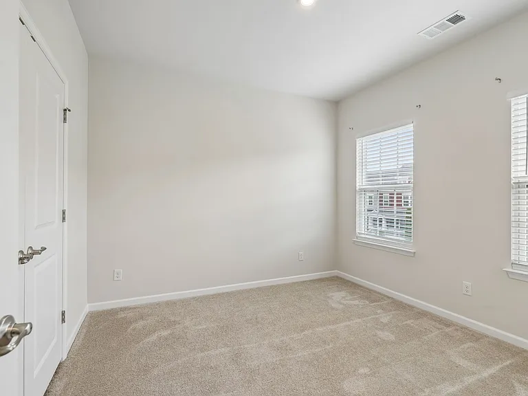 2030 Oglethorpe Dr — Photo 51