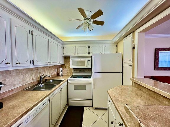 4th image of 101 Oakridge H
