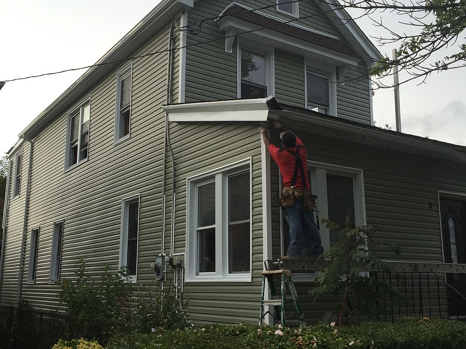 1st image of 118 - 219 St